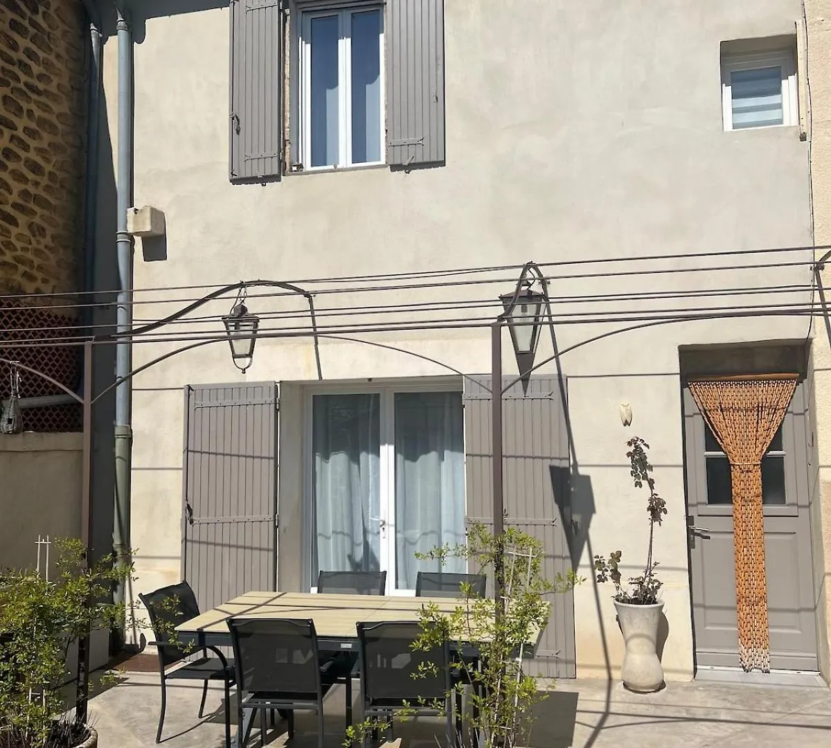 Maison Sorgues 0*,
